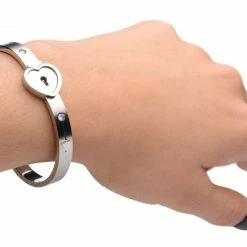 Clothing Accessories Extreme Sex Toys, Bondage, & Fucking Machines | ExtremeRestraintsCuffed Locking Bracelet And Key Necklace 10 Clothing Accessories Extreme Sex Toys, Bondage, & Fucking Machines | ExtremeRestraintsCuffed Locking Bracelet And Key Necklace -SEX TOY SHOP af916 hand 002 1000x668